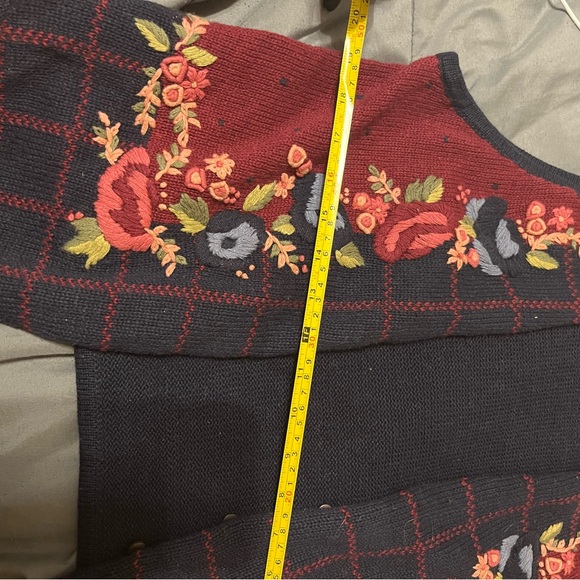 Lucia Embroidered Floral Sweater Vest Medium Vintage Cottagecore Knit Button - Picture 7 of 9